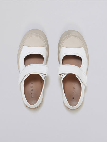 【夏の定番商品】人気アイテム再入荷！MARNI(マルニ) マルニ  スニーカー  ベルクロ 厚底 プラットフォーム レザー シューズ 靴 レディース レギュラーフィットのスニーカー